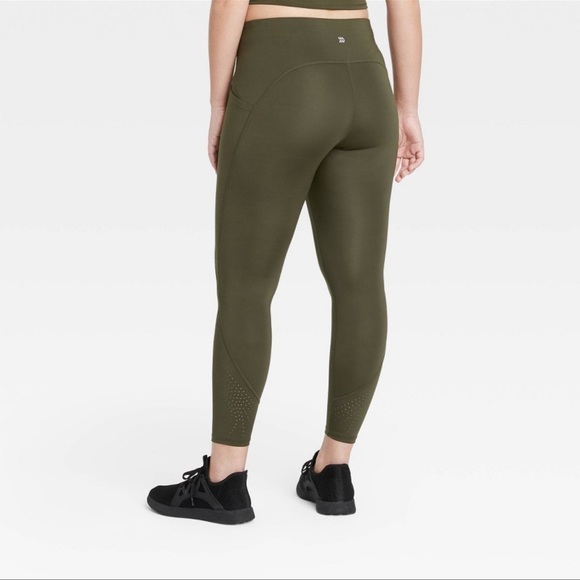 Sculpted Linear Laser Cut High-Waisted 7/8 Legging - Picture 2 of 14